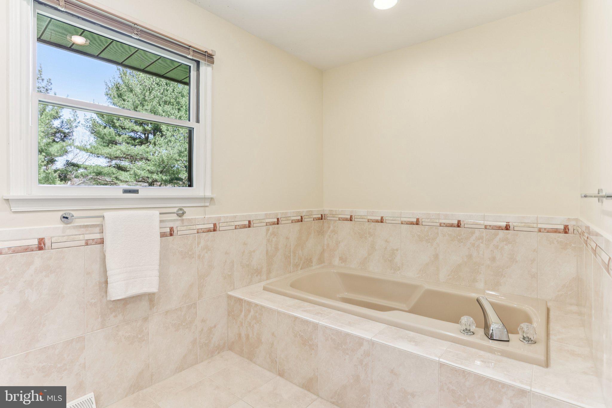 MAPLE GLEN - Residential