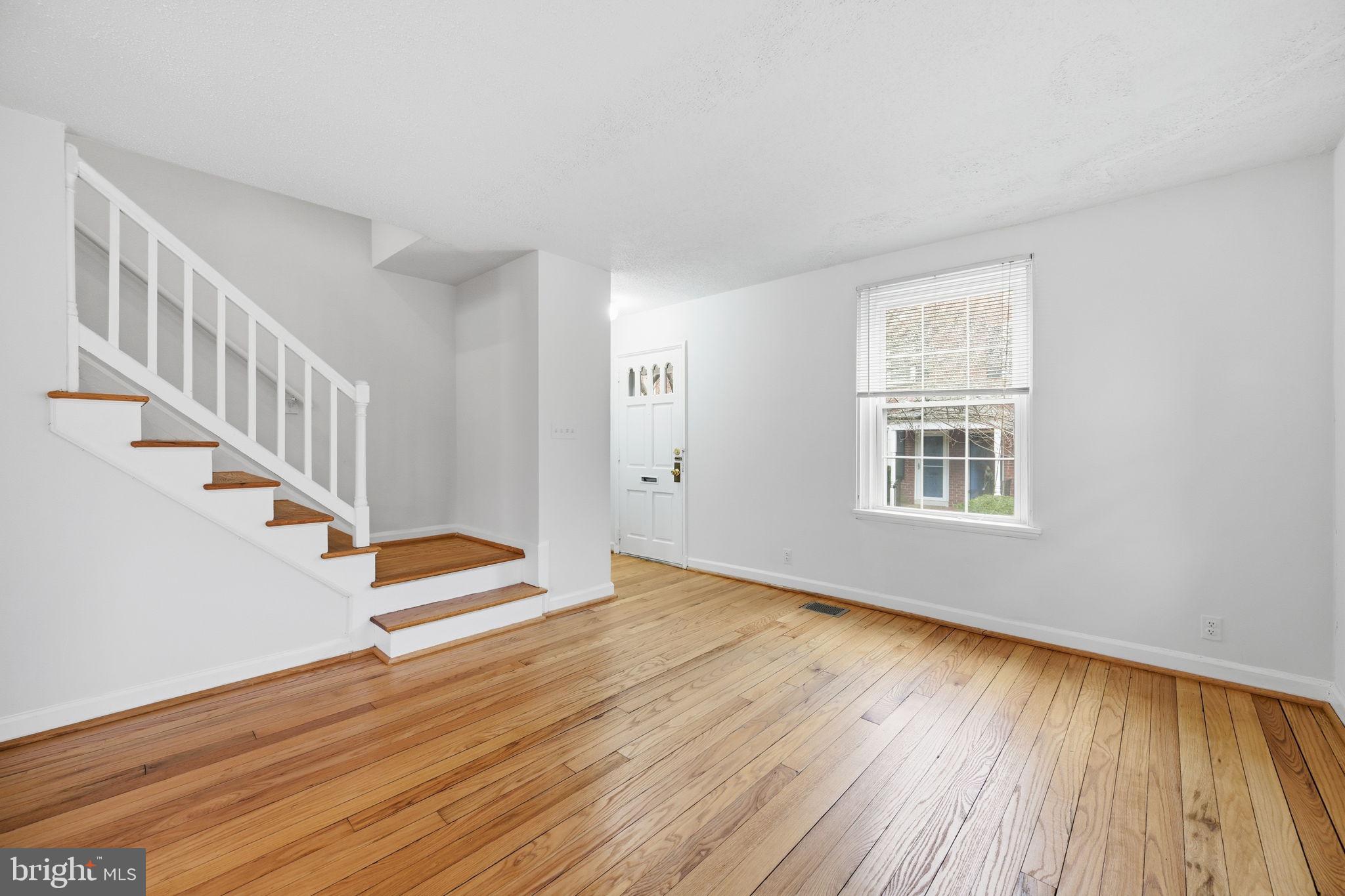 2825 S COLUMBUS STREET