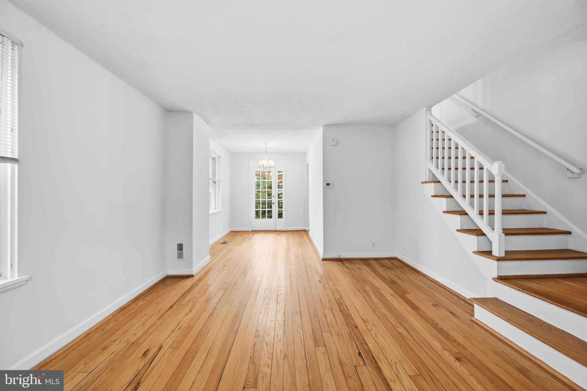 2825 S COLUMBUS STREET