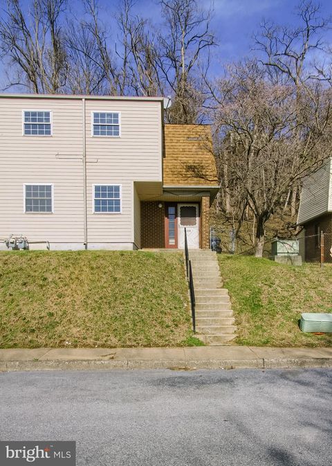 Townhouse For Sale - 535 Saint Marys Drive<br/> STEELTON, PA 17113