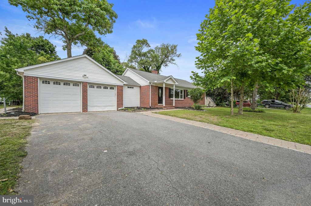 Photo of 3010 Forrest Avenue, DOVER, DE 19904 (MLS # DEKT2038382)