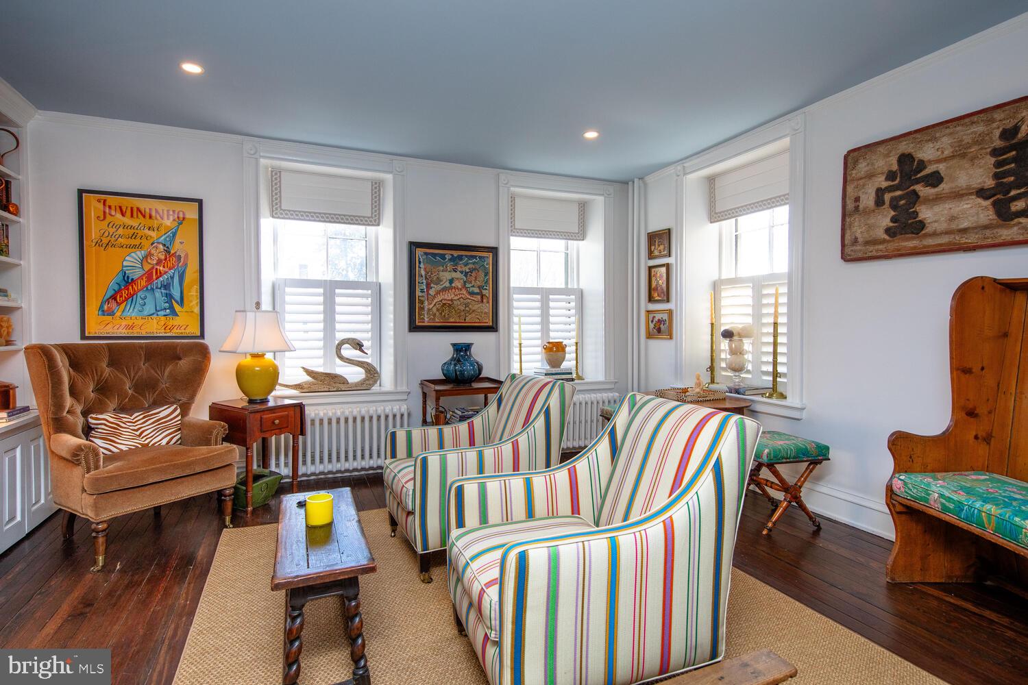 CHESTNUT HILL - Residential