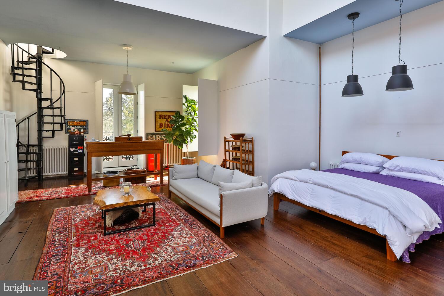 CHESTNUT HILL - Residential