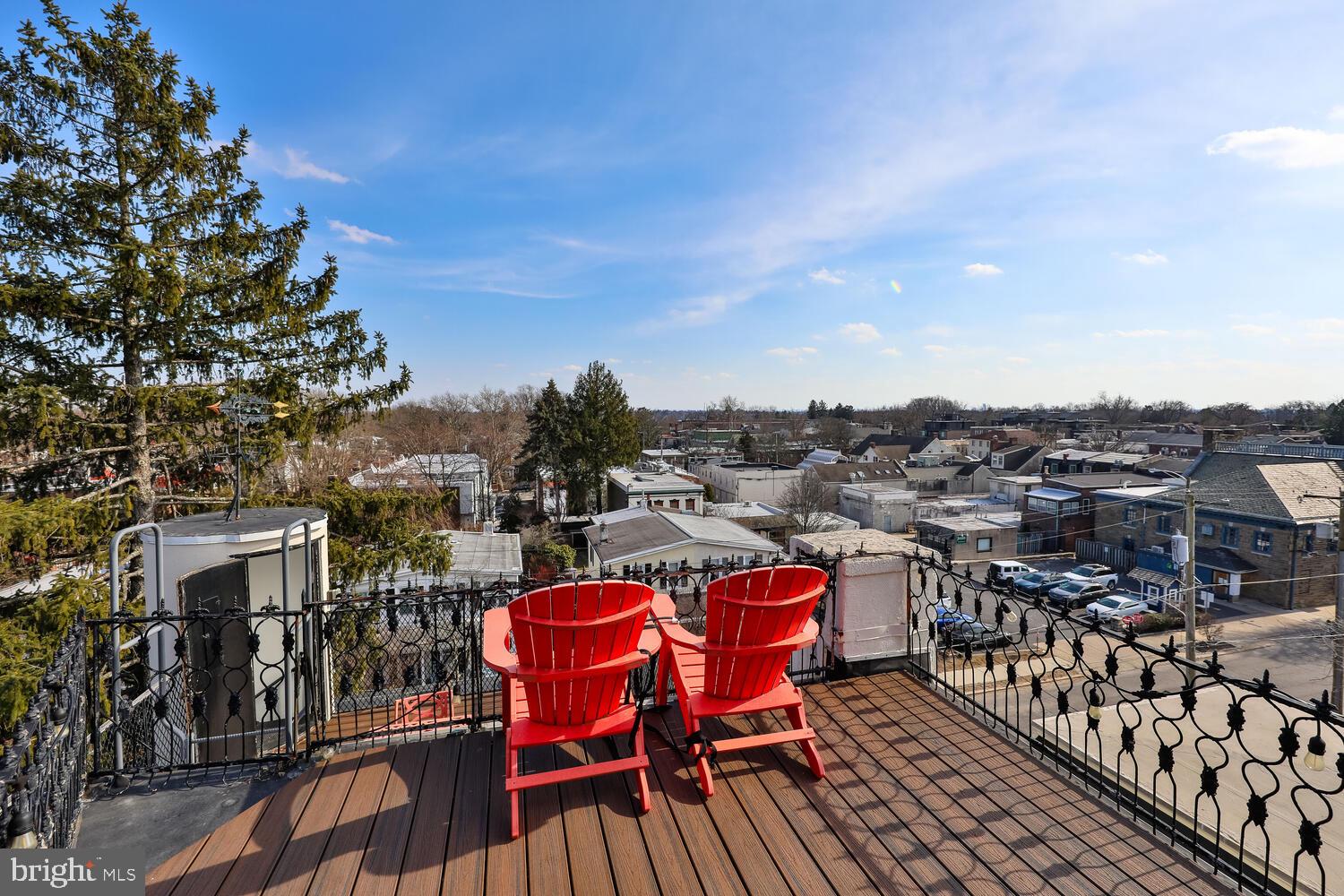 CHESTNUT HILL - Residential