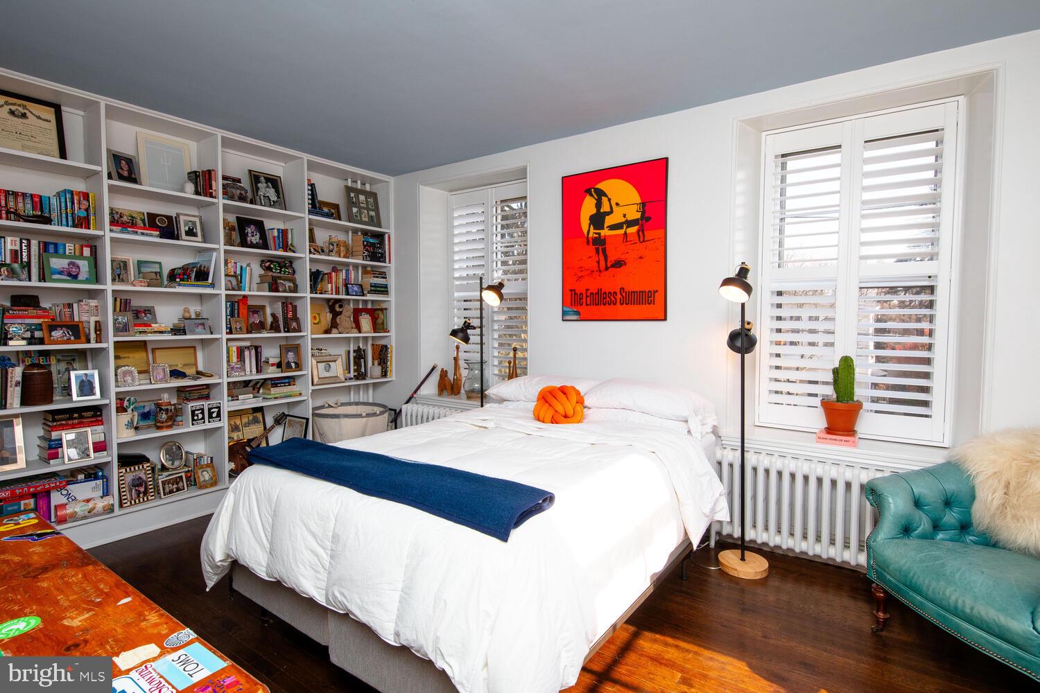 CHESTNUT HILL - Residential