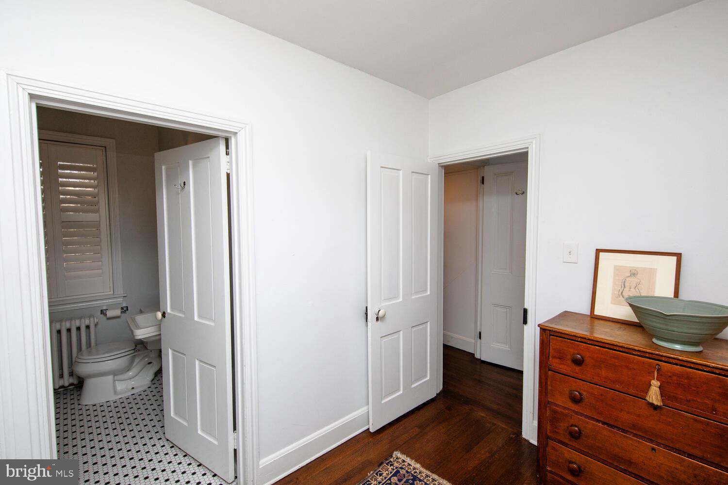 CHESTNUT HILL - Residential