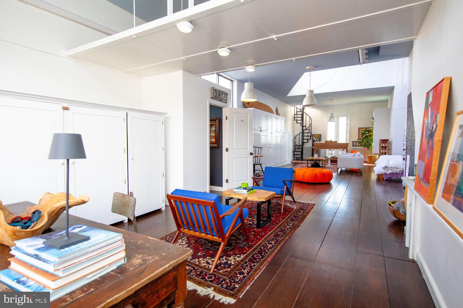 CHESTNUT HILL - Residential