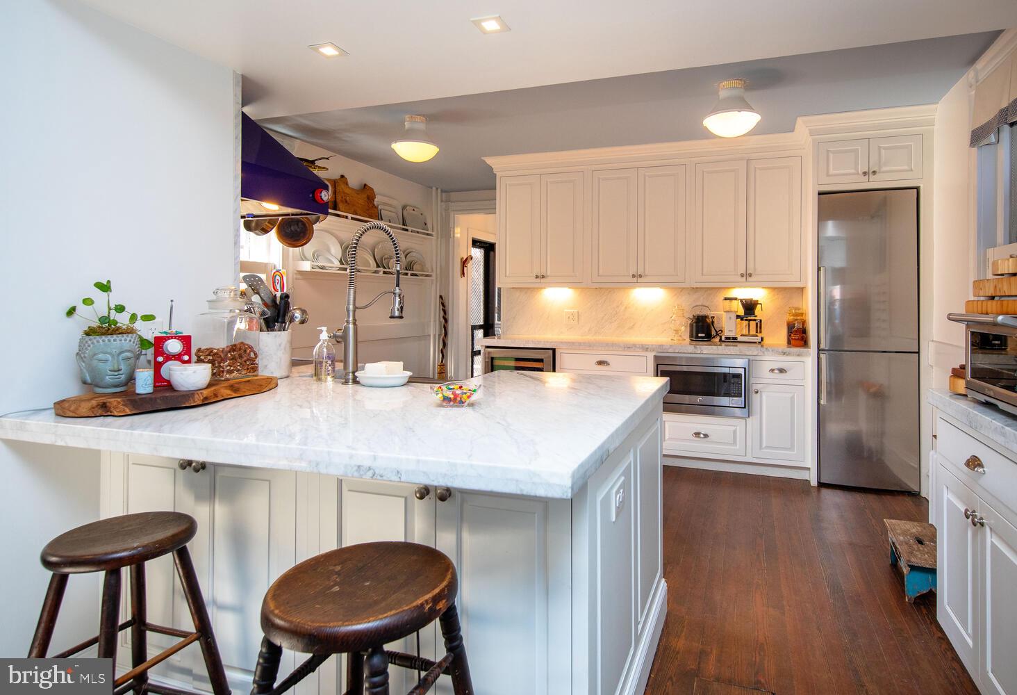 CHESTNUT HILL - Residential