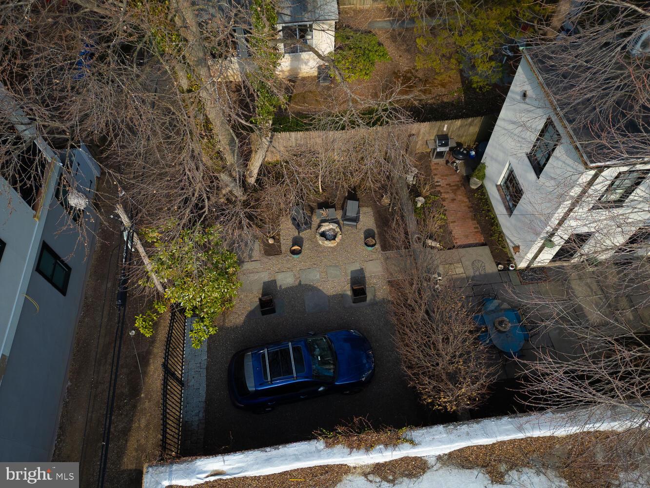 CHESTNUT HILL - Residential