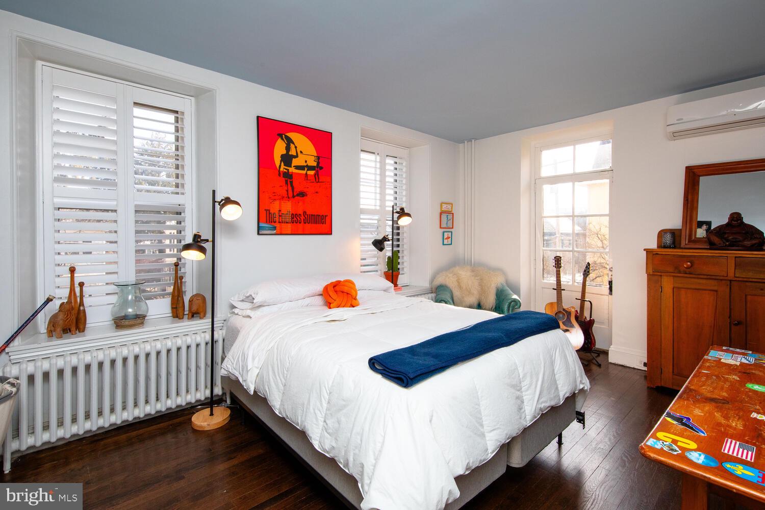 CHESTNUT HILL - Residential