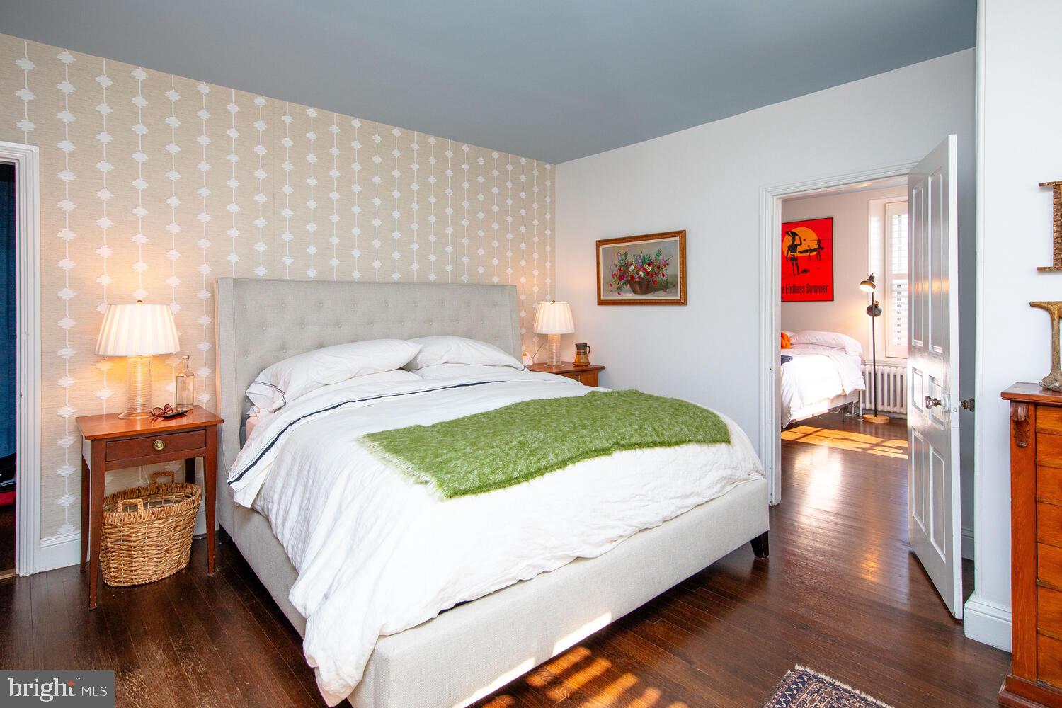 CHESTNUT HILL - Residential
