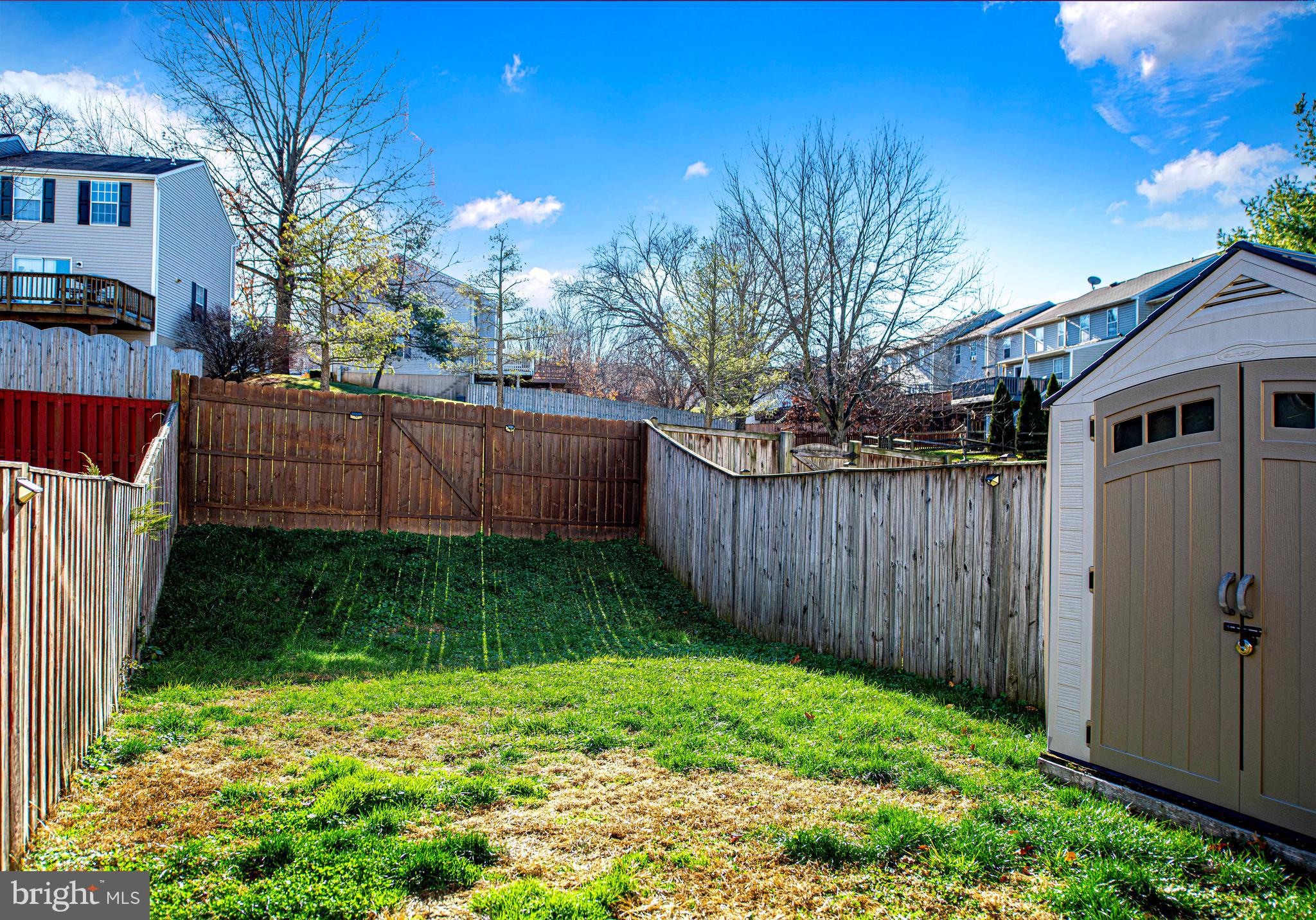 CONSTANT FRIENDSHIP - Residential