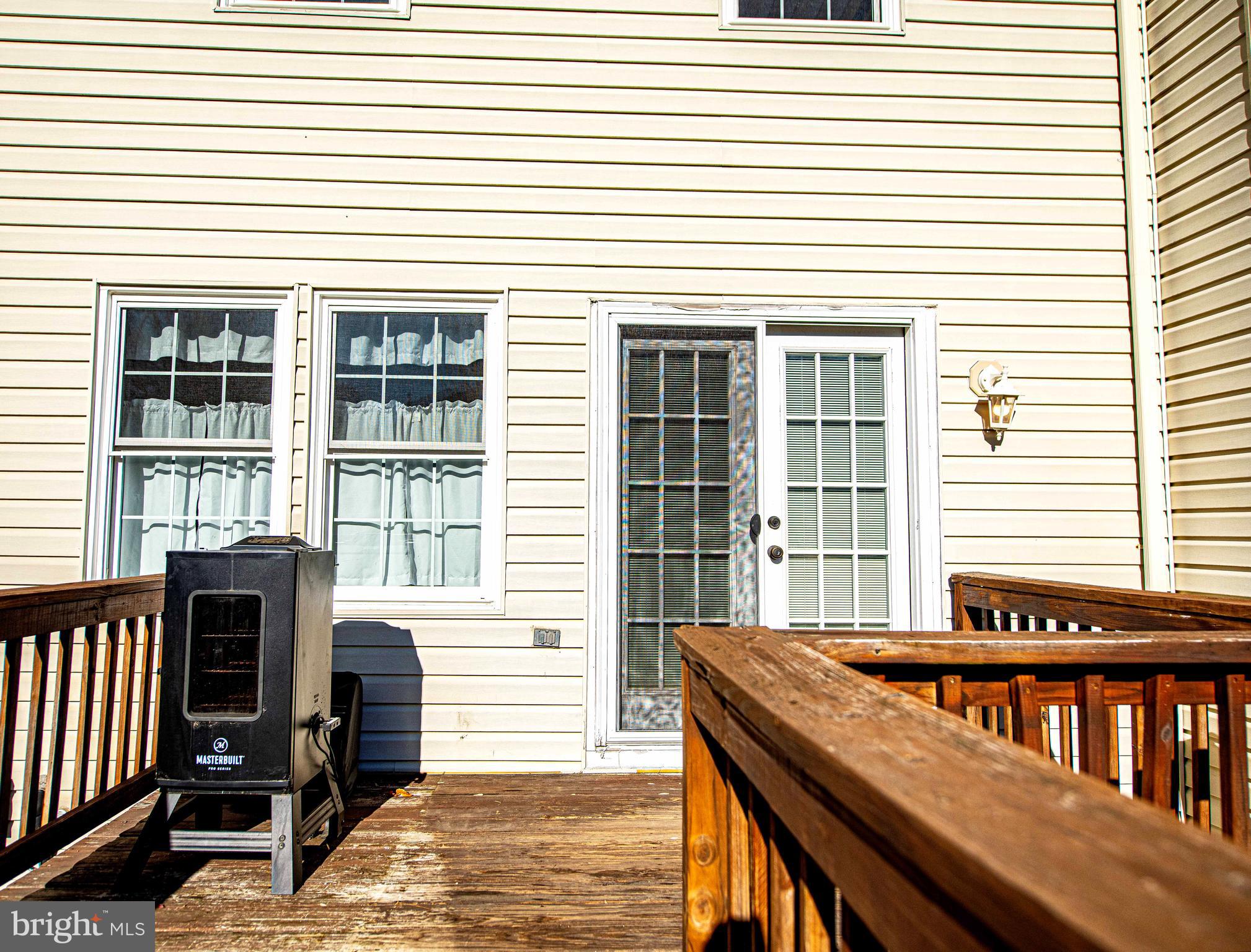 CONSTANT FRIENDSHIP - Residential