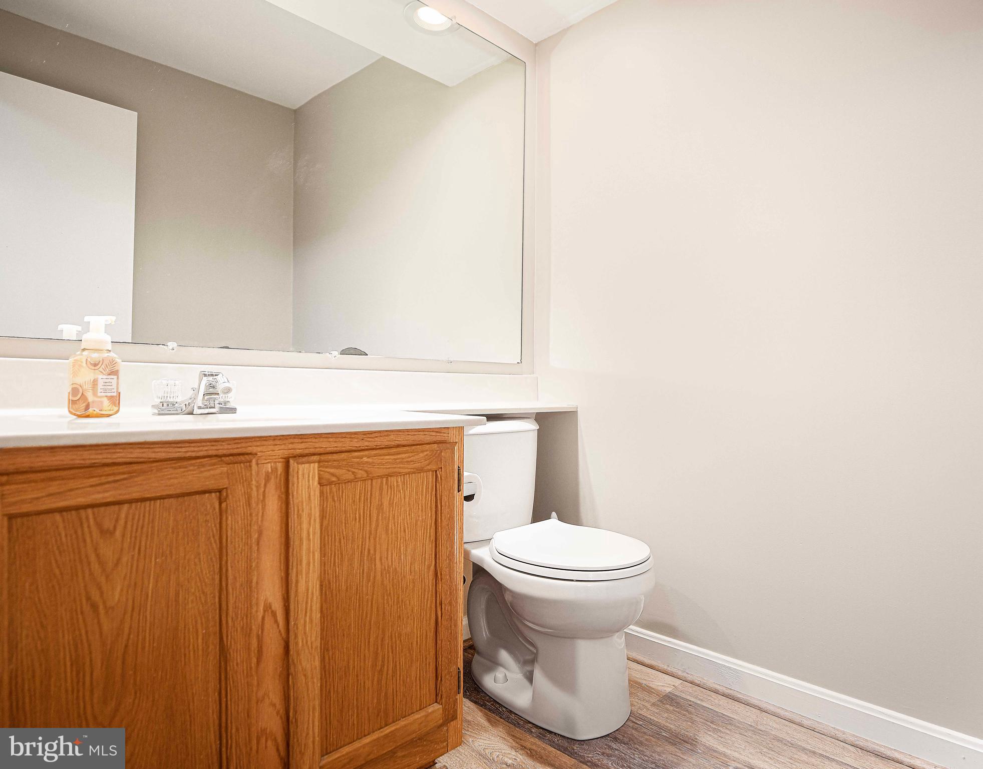 CONSTANT FRIENDSHIP - Residential