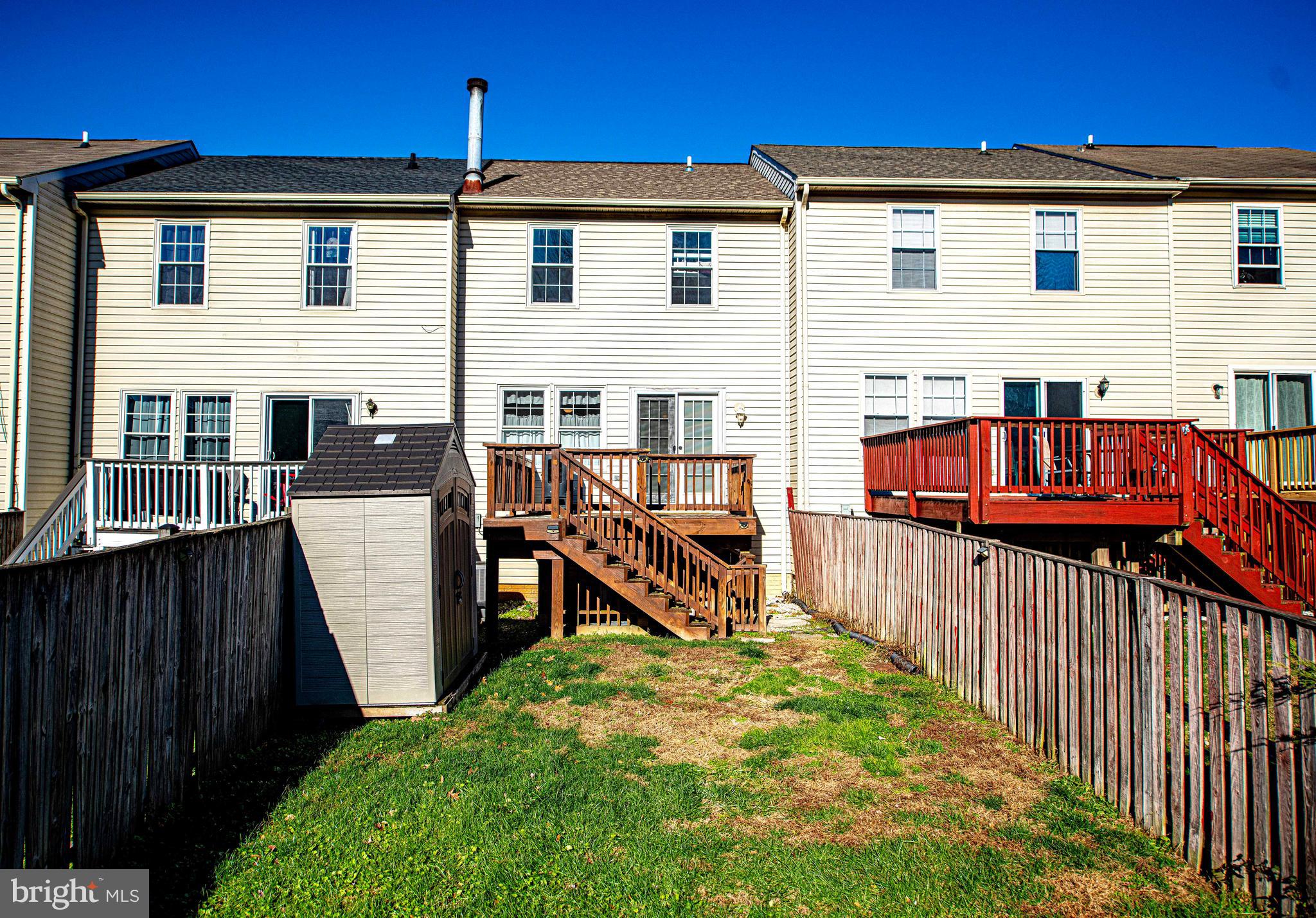 CONSTANT FRIENDSHIP - Residential