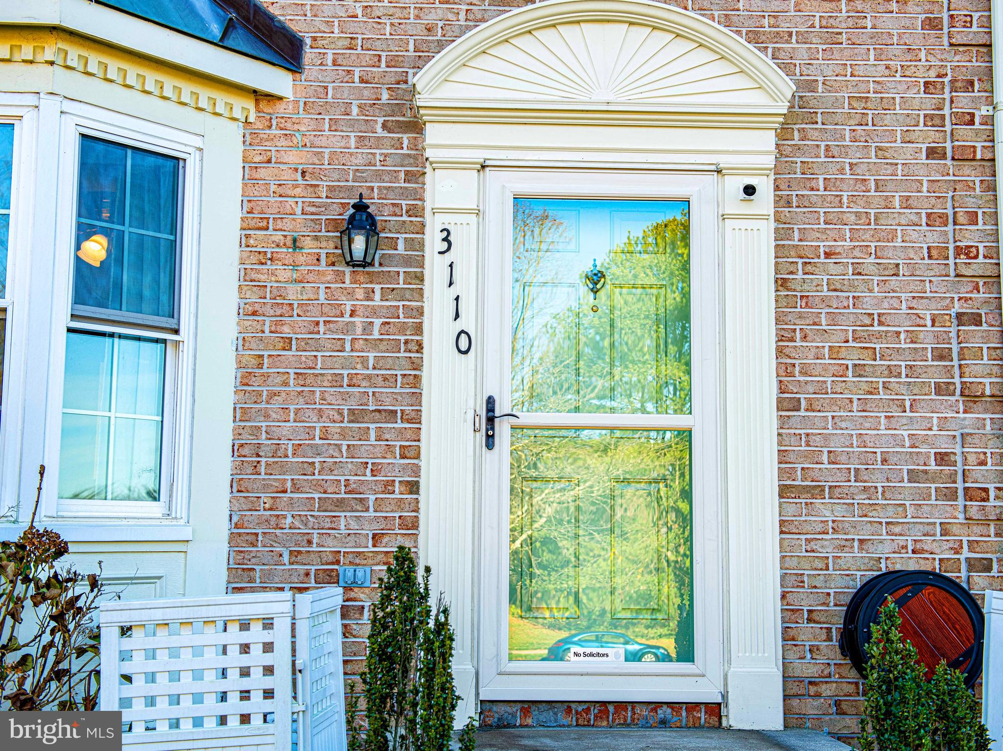 CONSTANT FRIENDSHIP - Residential