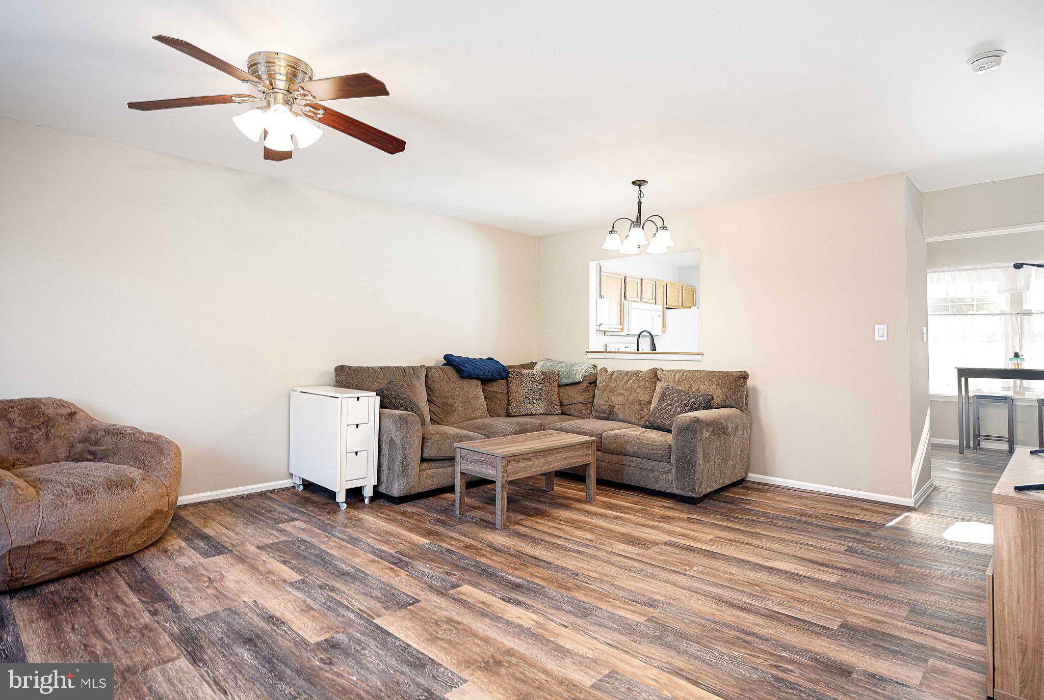 CONSTANT FRIENDSHIP - Residential