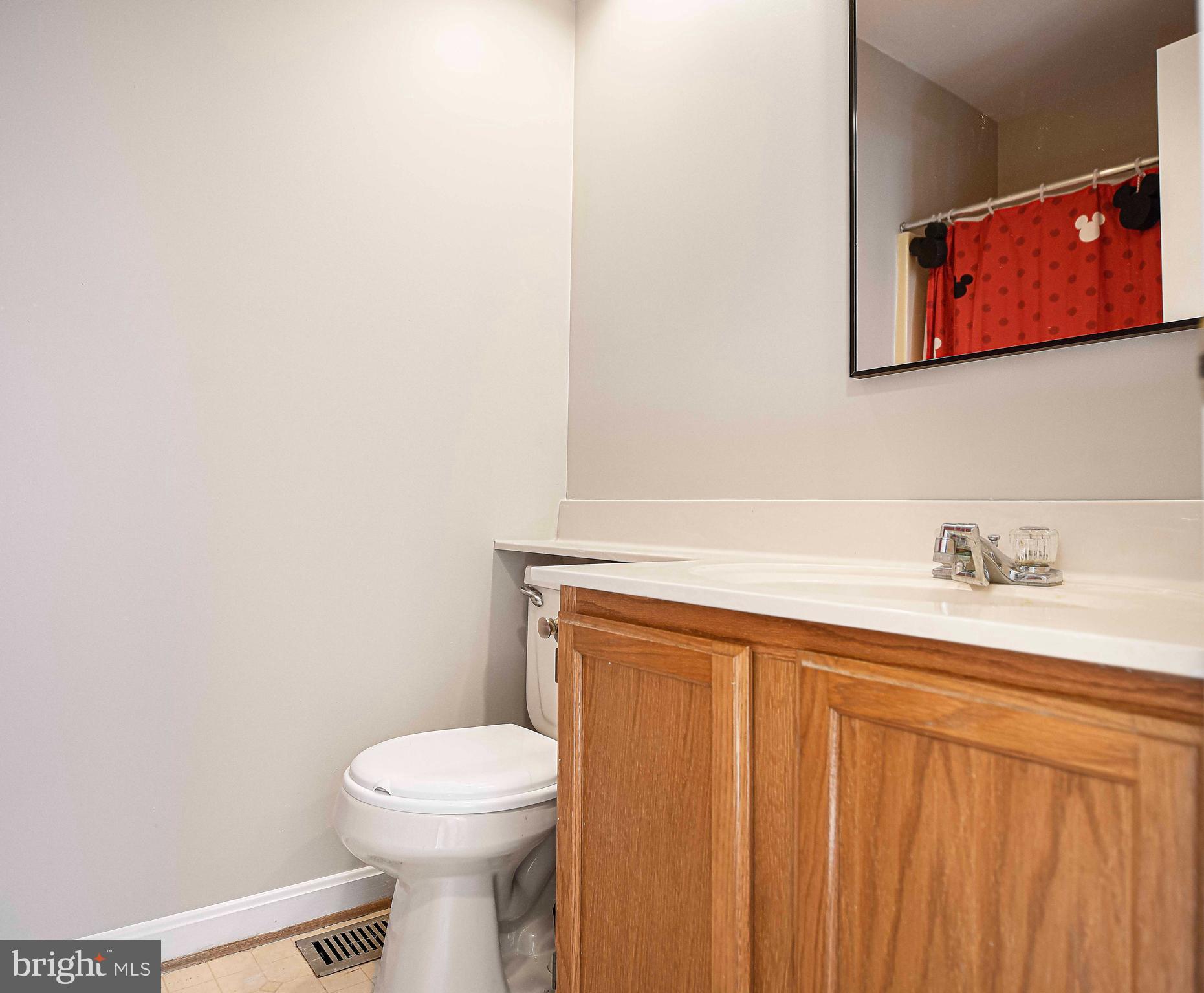 CONSTANT FRIENDSHIP - Residential