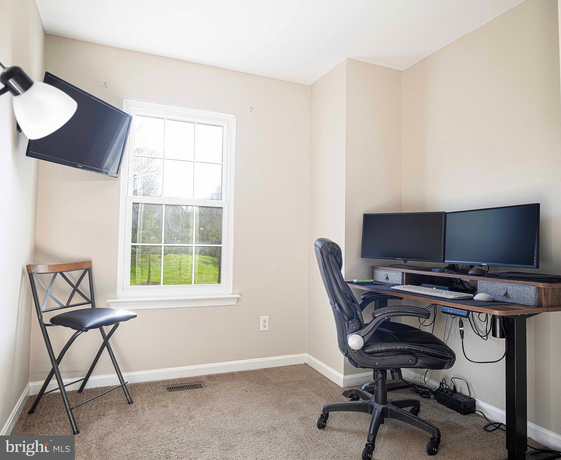 CONSTANT FRIENDSHIP - Residential