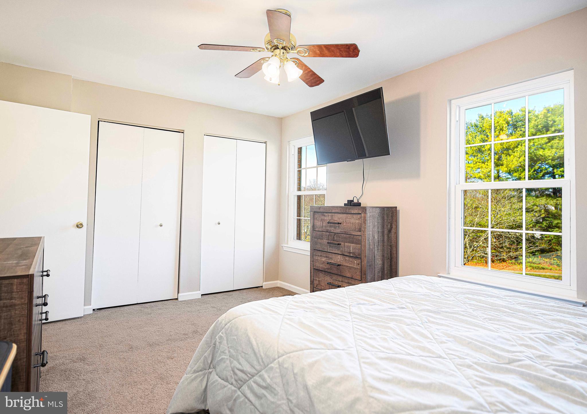 CONSTANT FRIENDSHIP - Residential