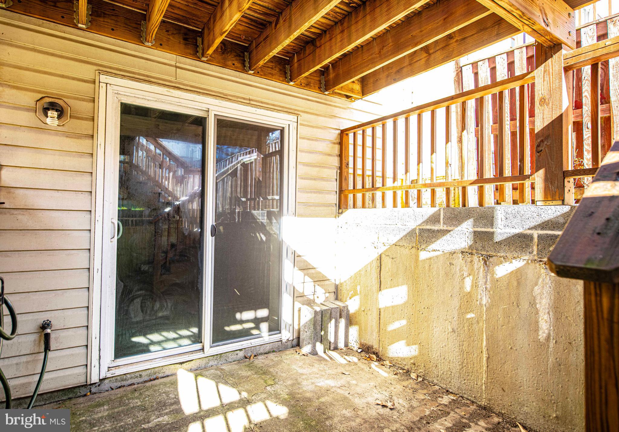 CONSTANT FRIENDSHIP - Residential