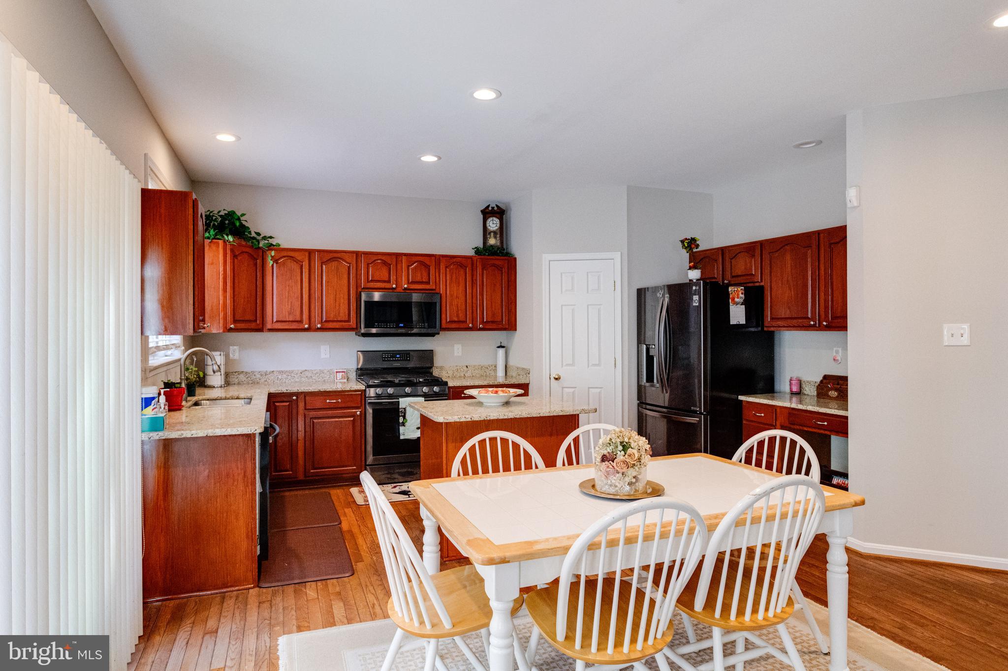 WINTER OAKS - Residential