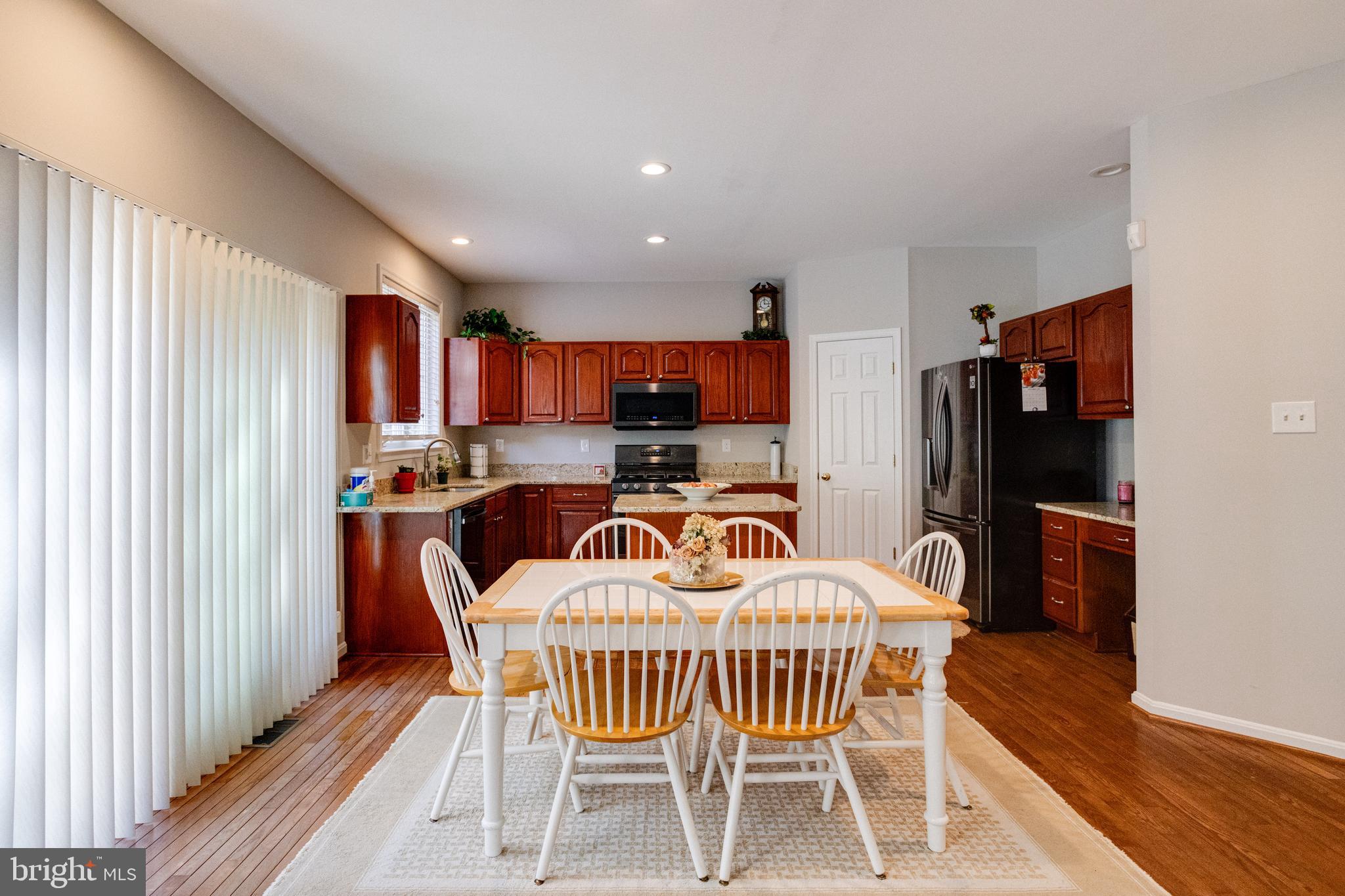 WINTER OAKS - Residential