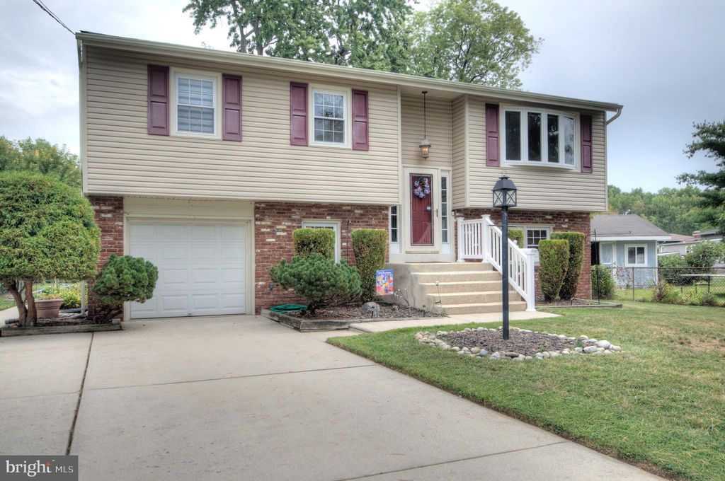 Photo of 12 Little Lane, BARRINGTON, NJ 08007 (MLS # NJCD2101428)