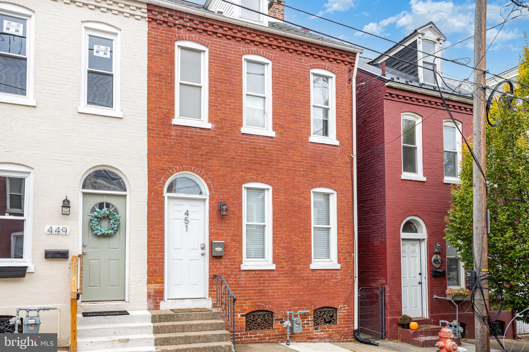 451 S PLUM STREET