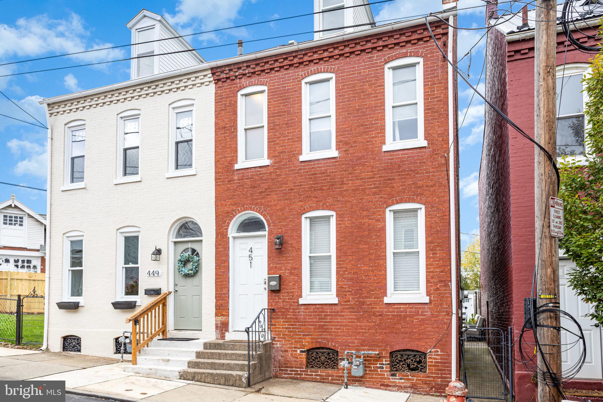 451 S PLUM STREET