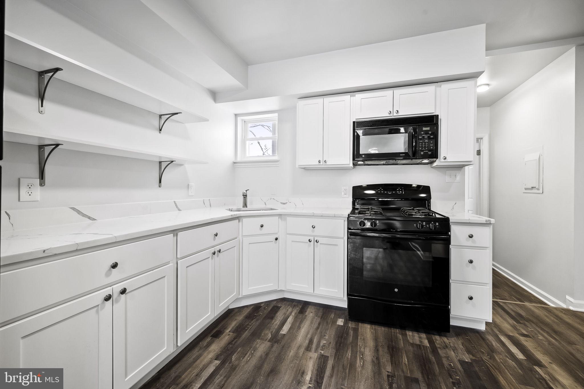 UNION SQUARE - Residential Lease