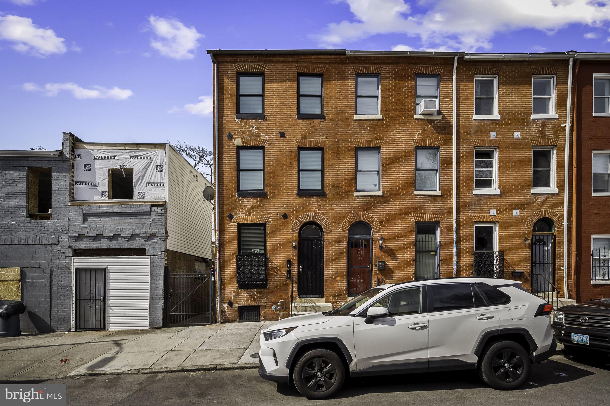 UNION SQUARE - Residential Lease