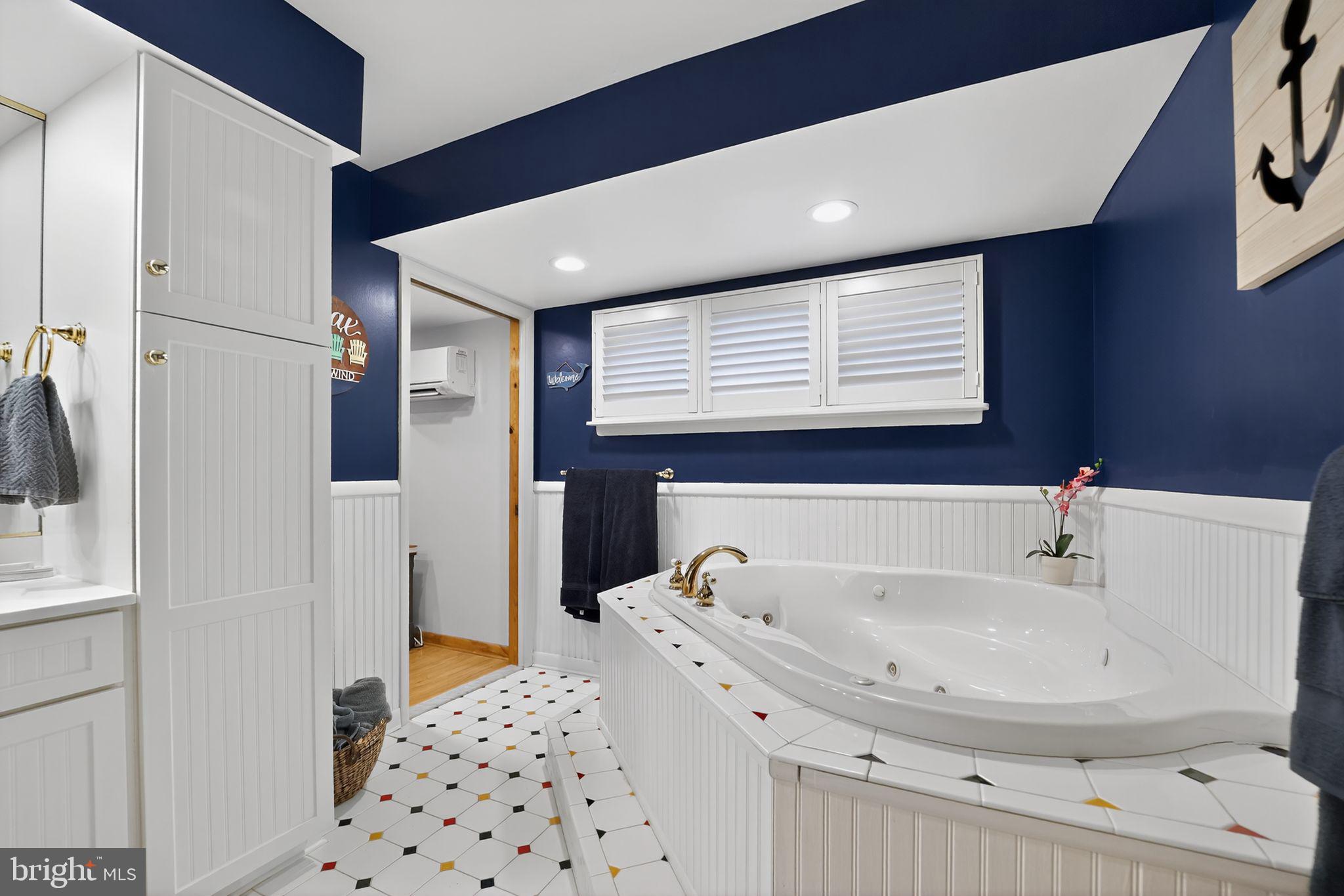 BOWLEYS QUARTERS - Residential