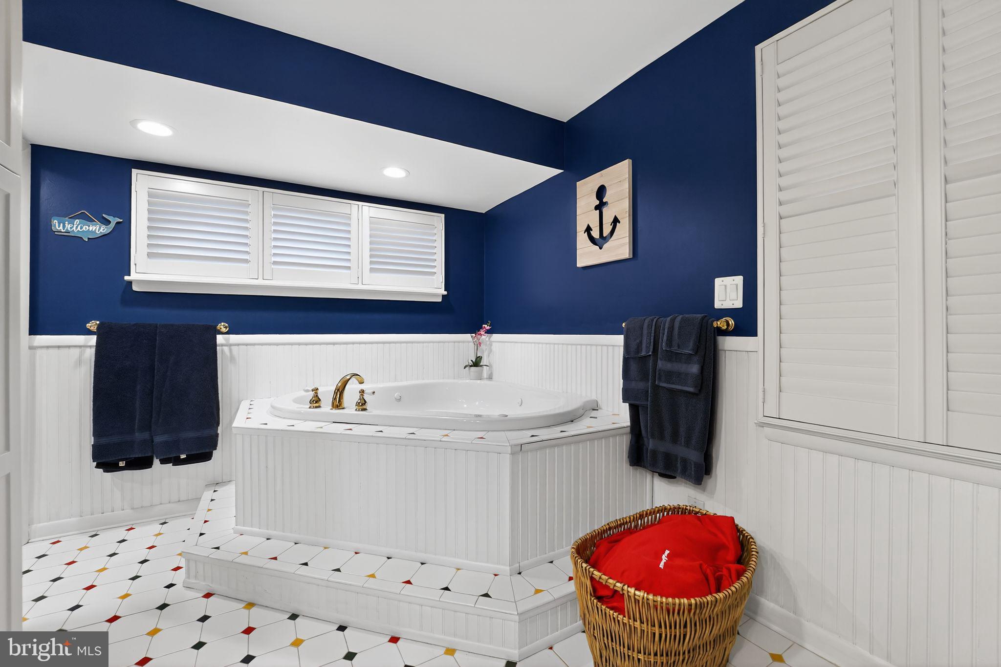 BOWLEYS QUARTERS - Residential