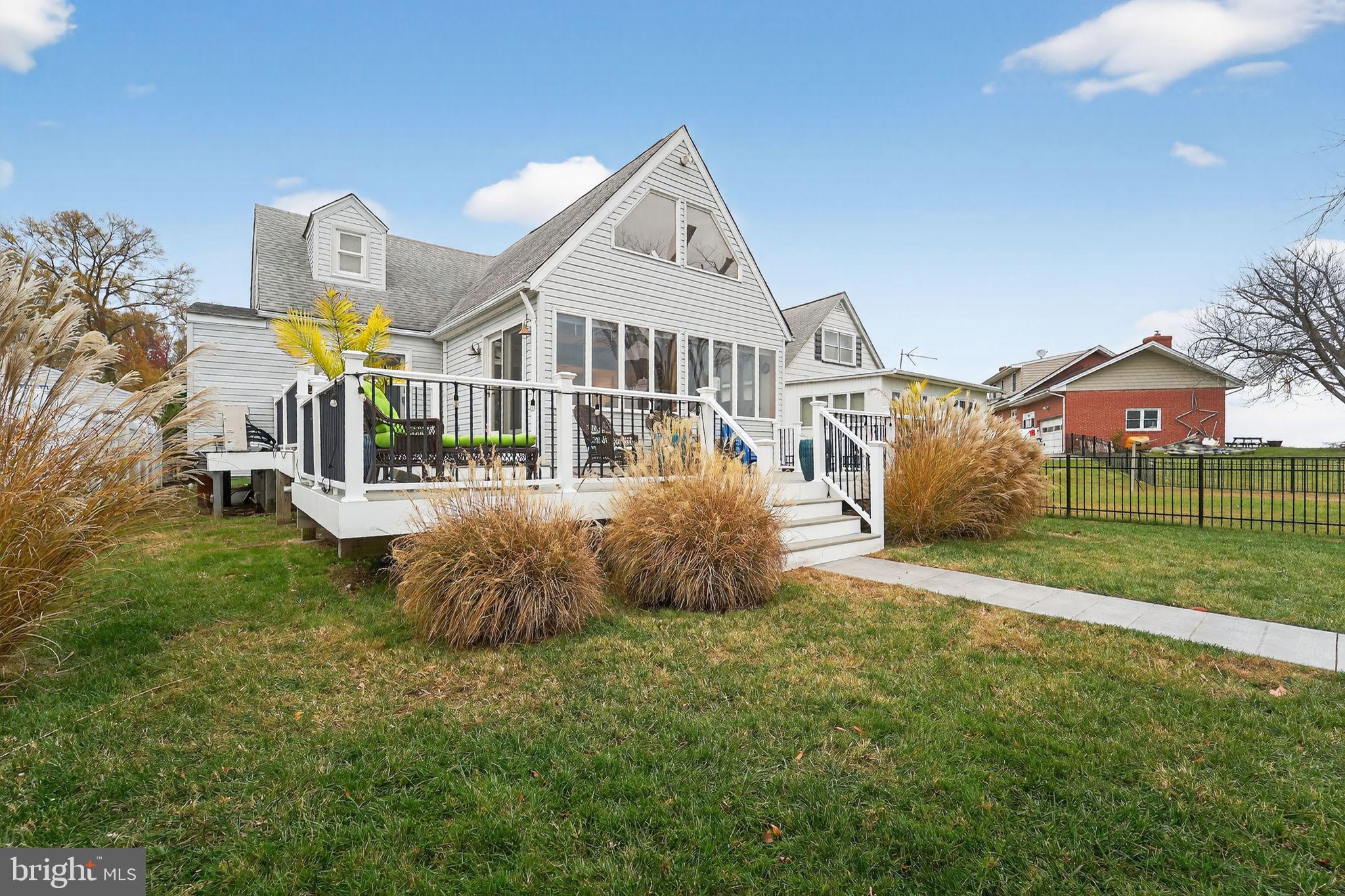 BOWLEYS QUARTERS - Residential