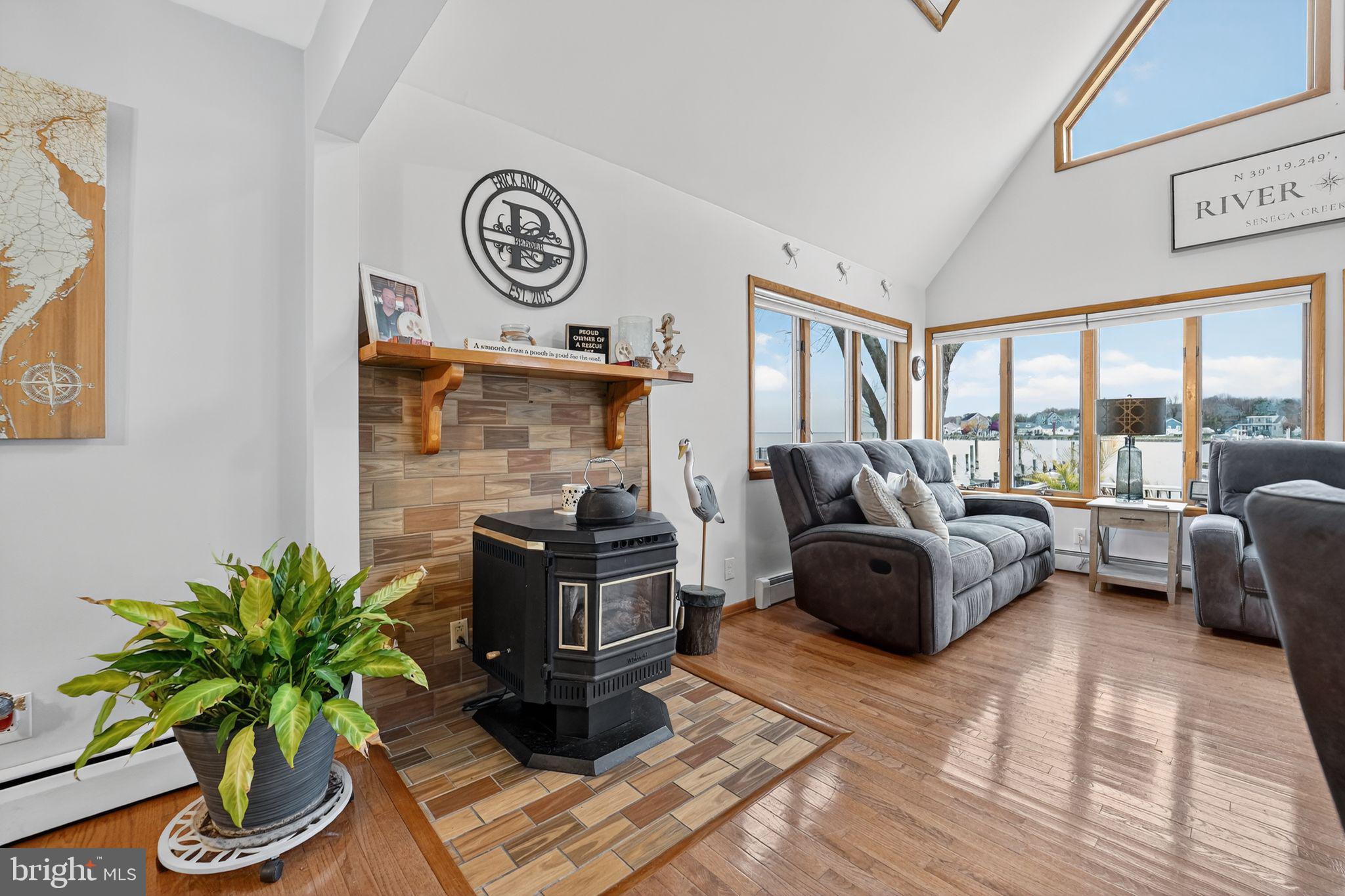 BOWLEYS QUARTERS - Residential