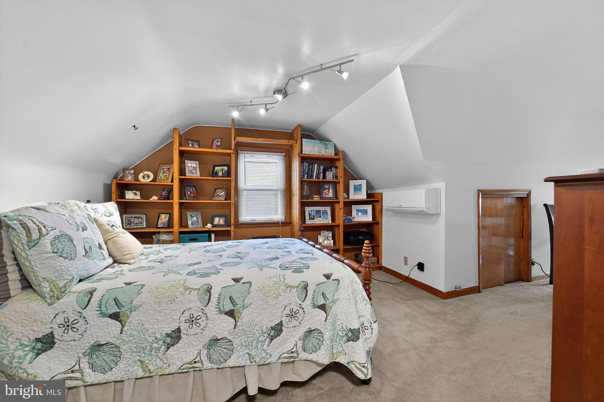 BOWLEYS QUARTERS - Residential