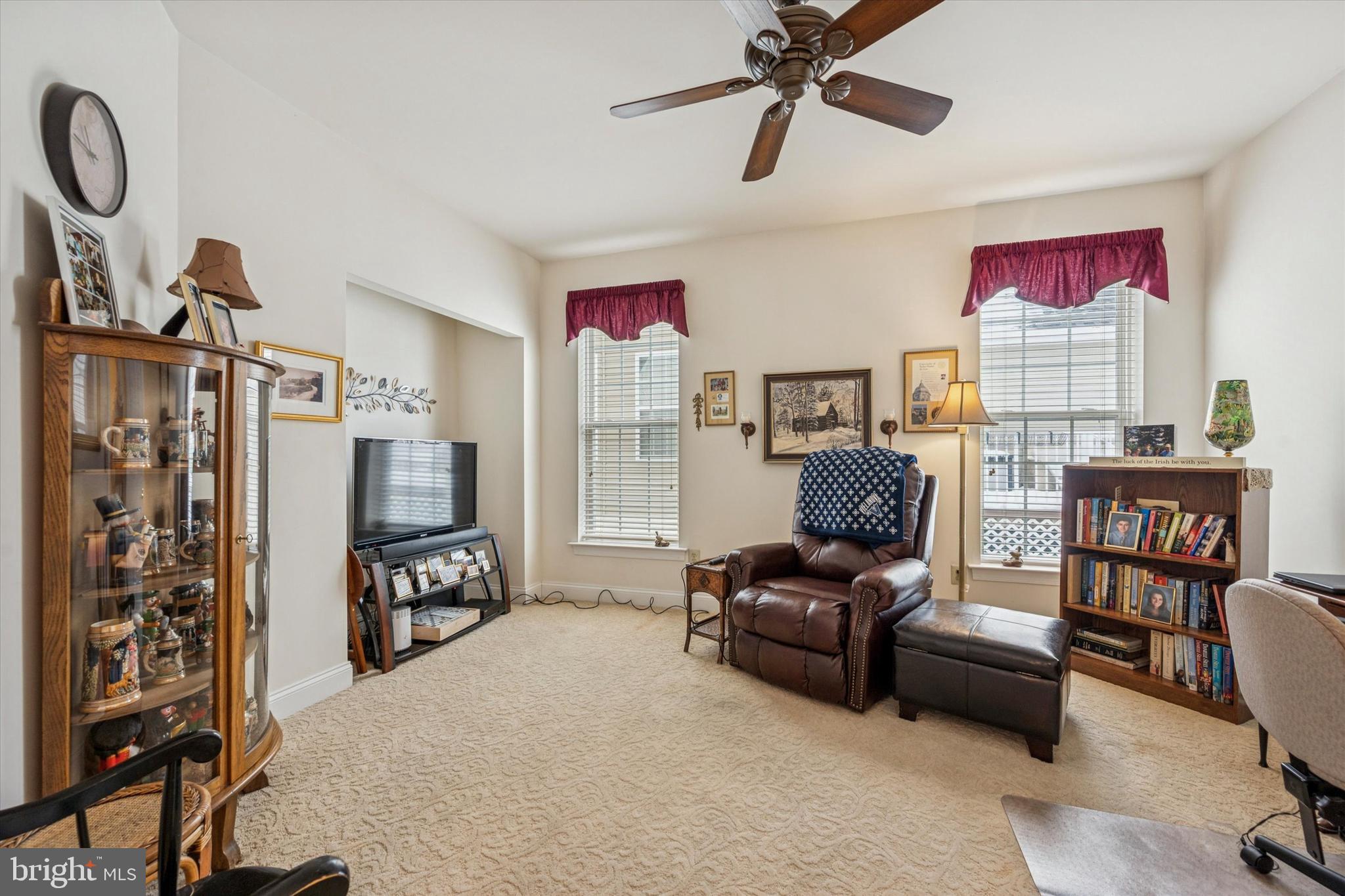 VICTORIA GARDENS - Residential