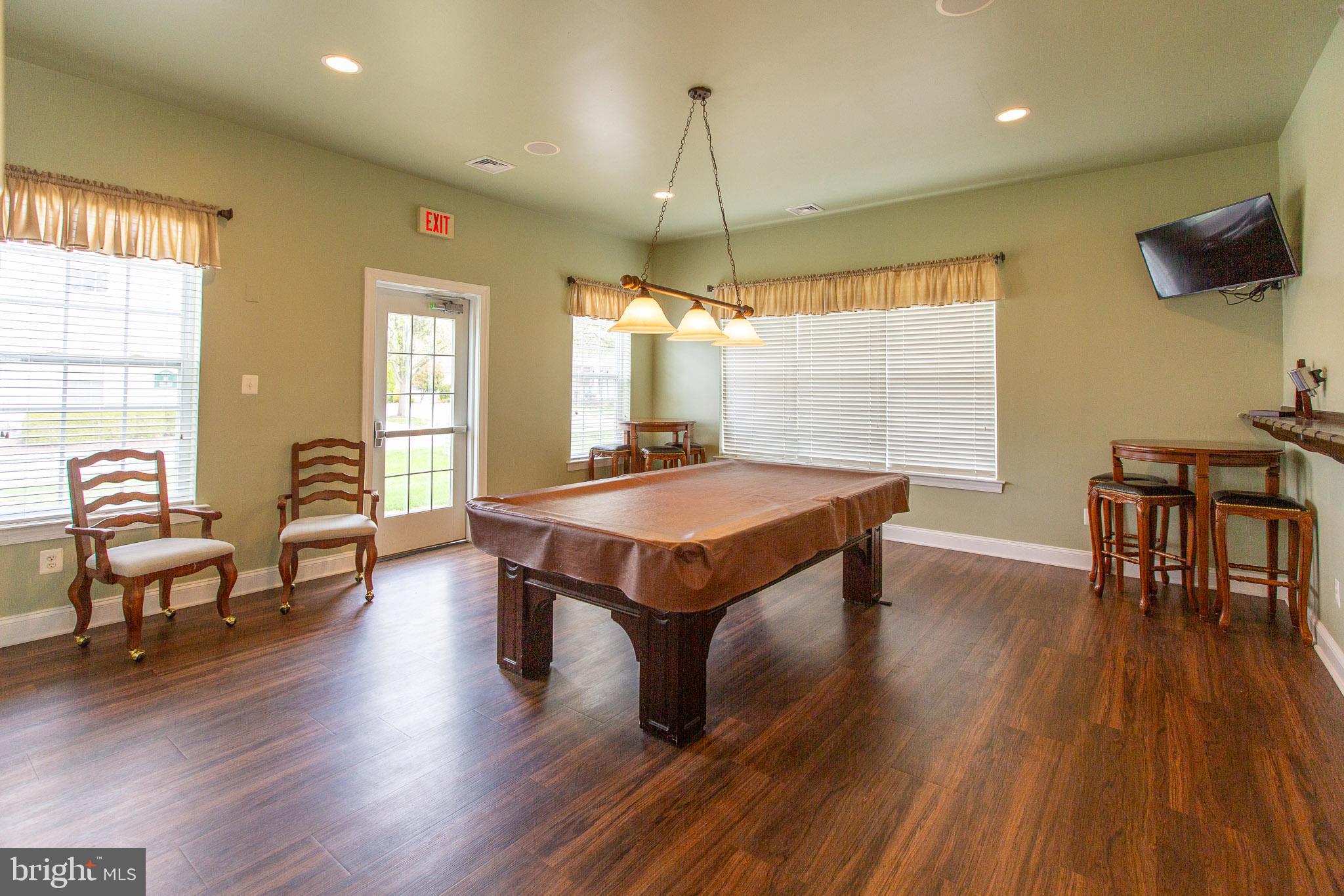 VICTORIA GARDENS - Residential