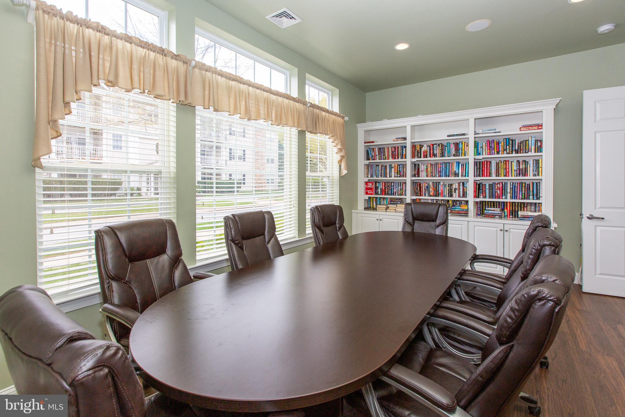 VICTORIA GARDENS - Residential