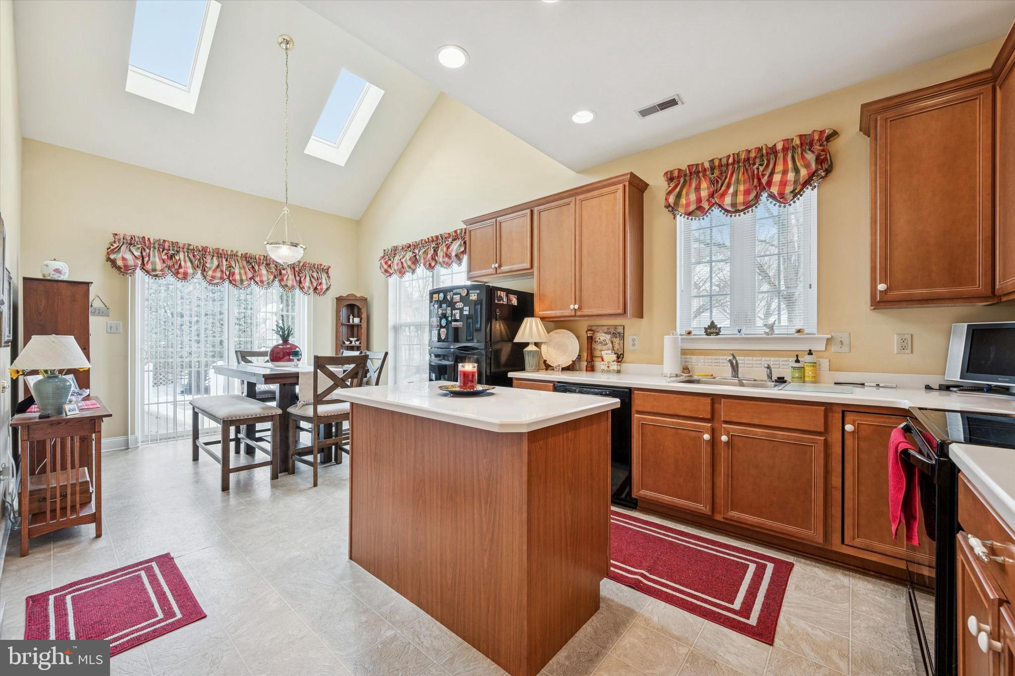 VICTORIA GARDENS - Residential