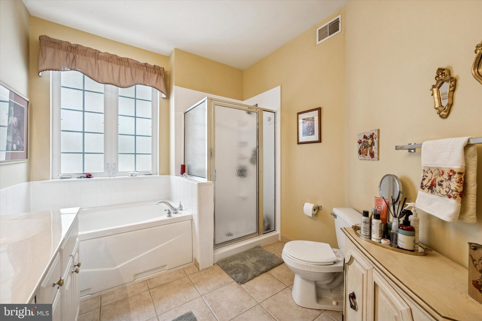 VICTORIA GARDENS - Residential