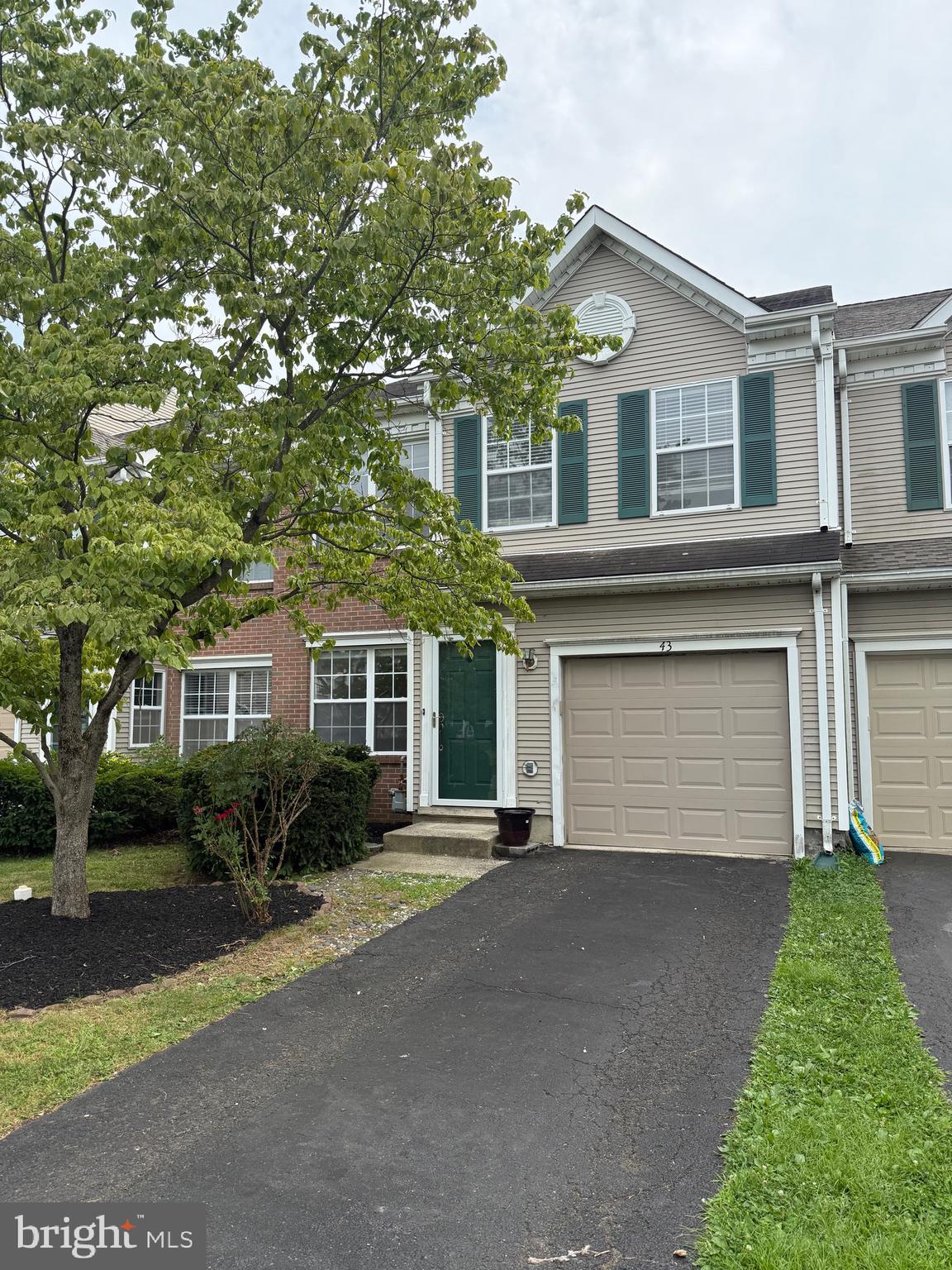 NEWTOWN GRANT - Residential Lease