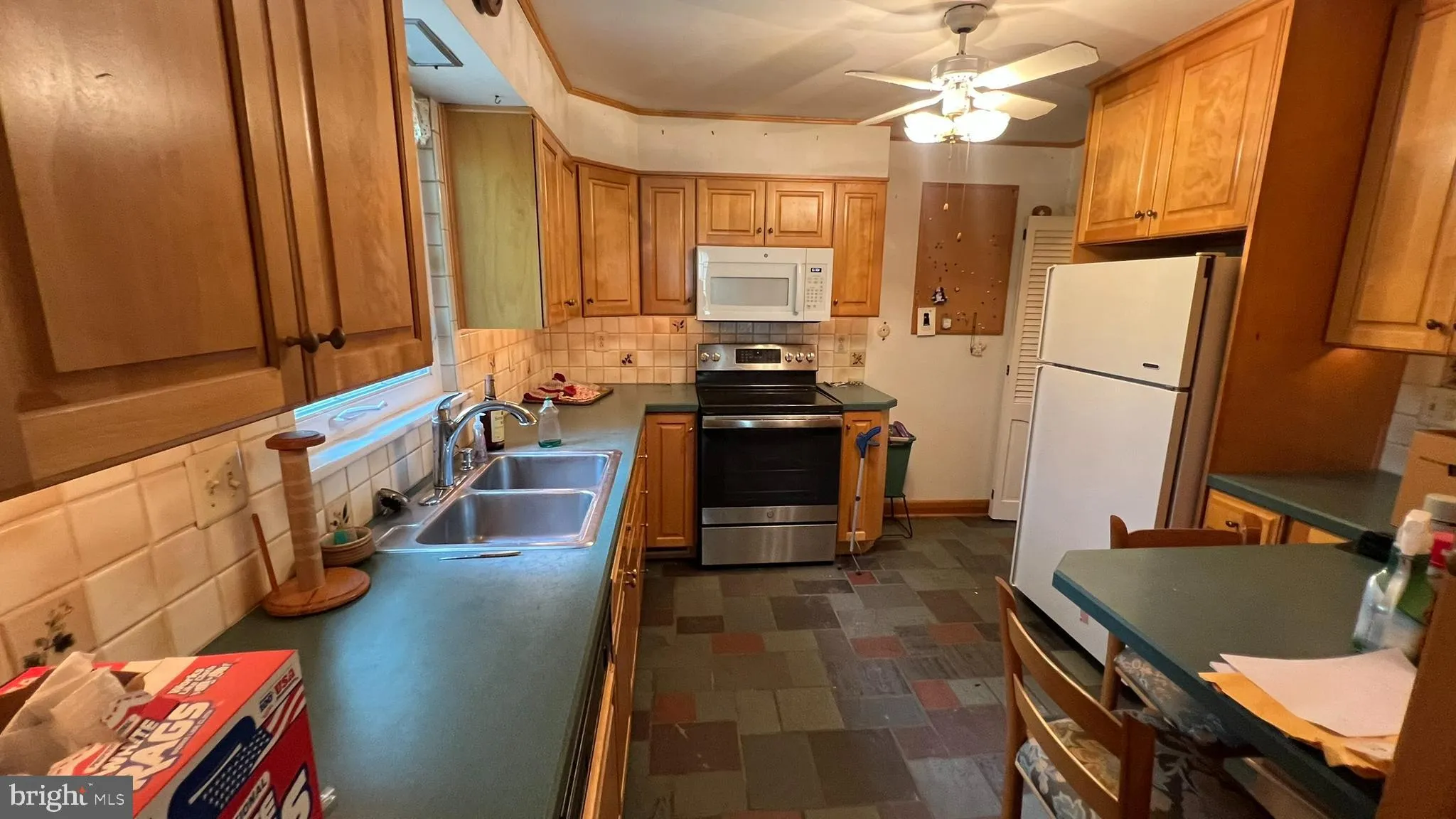 Collingswood, New Jersey 08108, United States, 3 Bedrooms Bedrooms, ,2 BathroomsBathrooms,Residential,Pending,150697