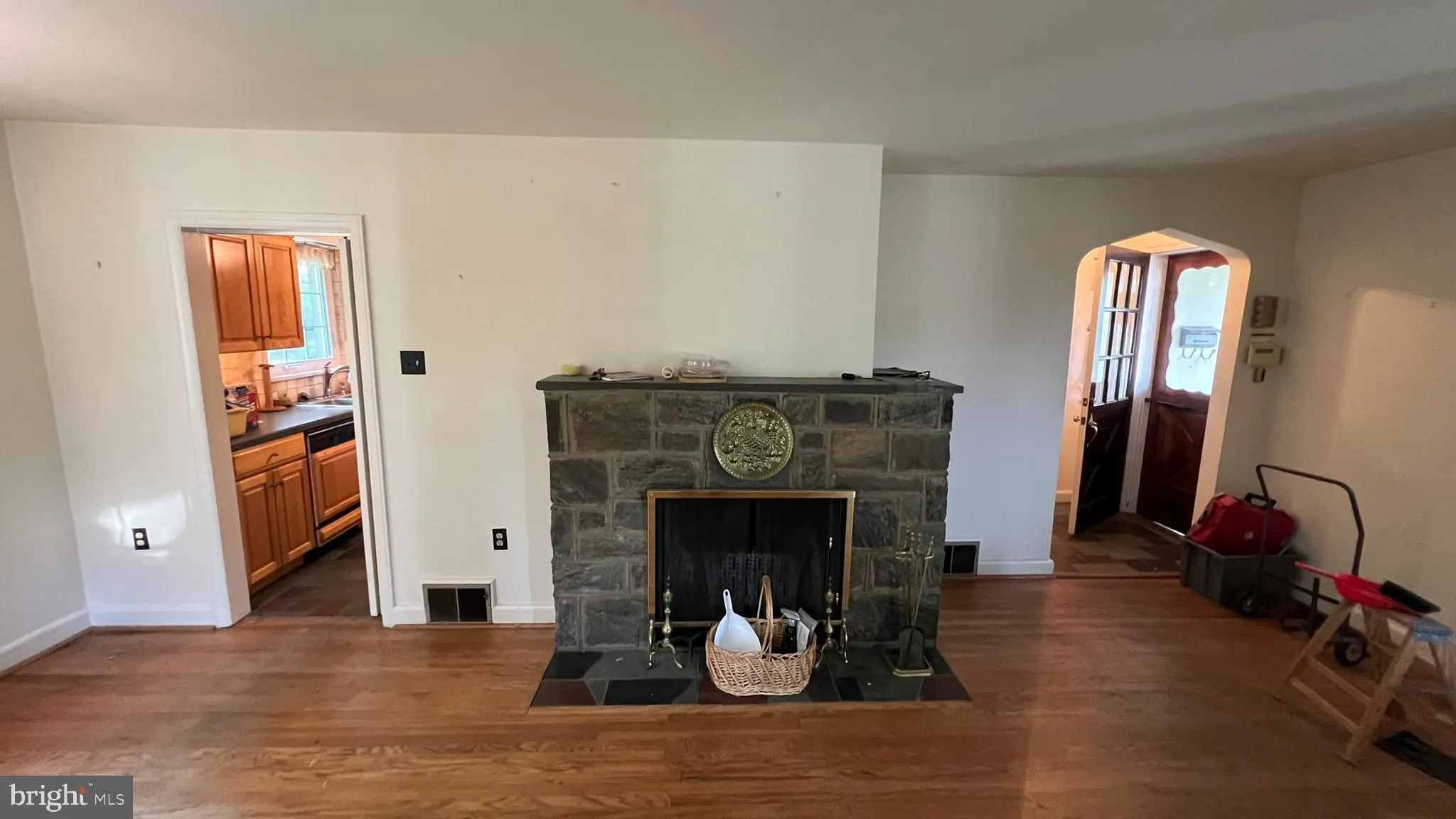 Collingswood, New Jersey 08108, United States, 3 Bedrooms Bedrooms, ,2 BathroomsBathrooms,Residential,Pending,150697