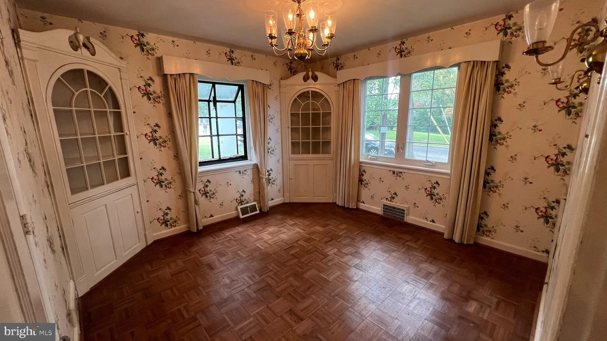 Collingswood, New Jersey 08108, United States, 3 Bedrooms Bedrooms, ,2 BathroomsBathrooms,Residential,Pending,150697