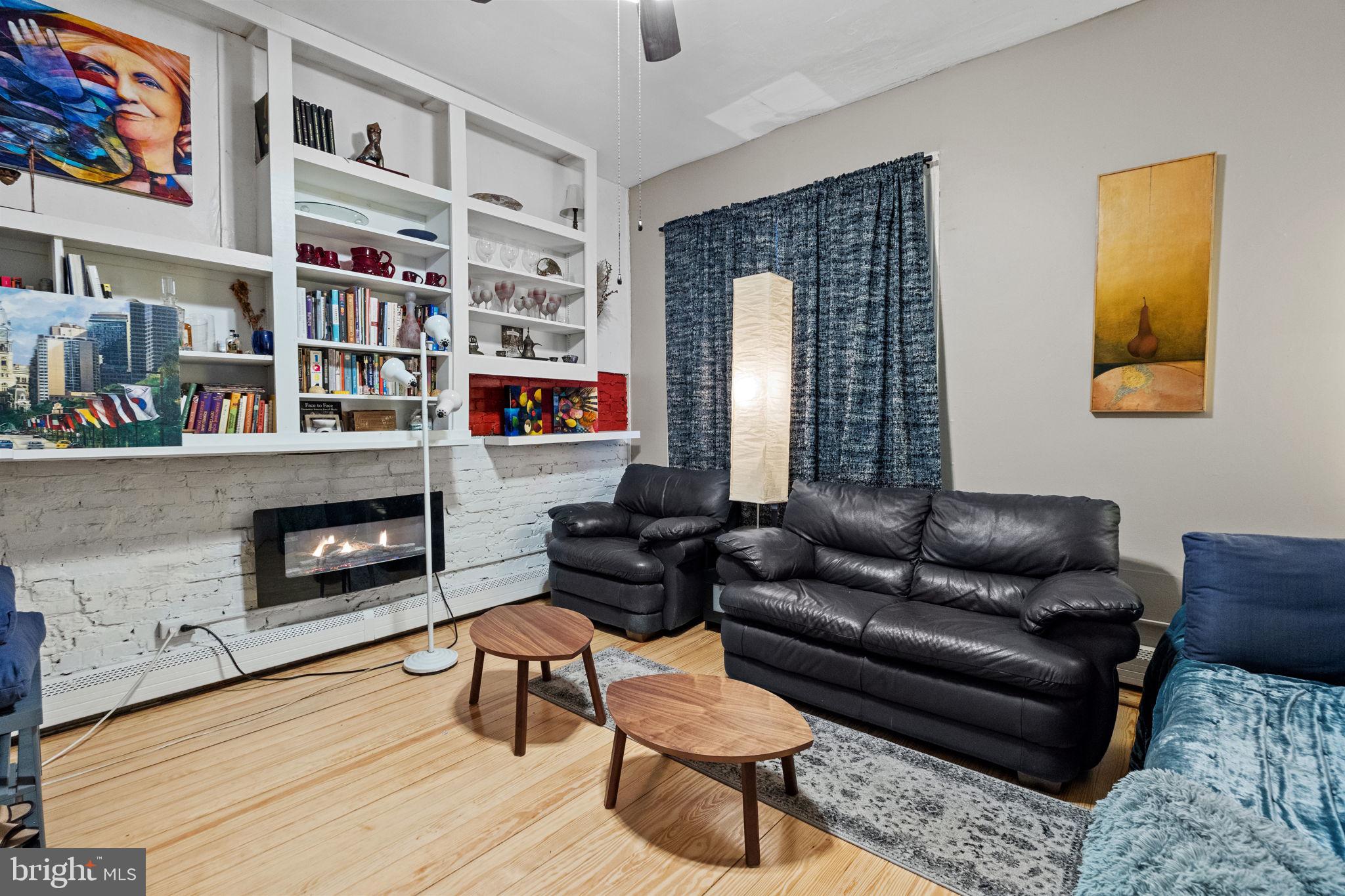 QUEEN VILLAGE - Residential Income