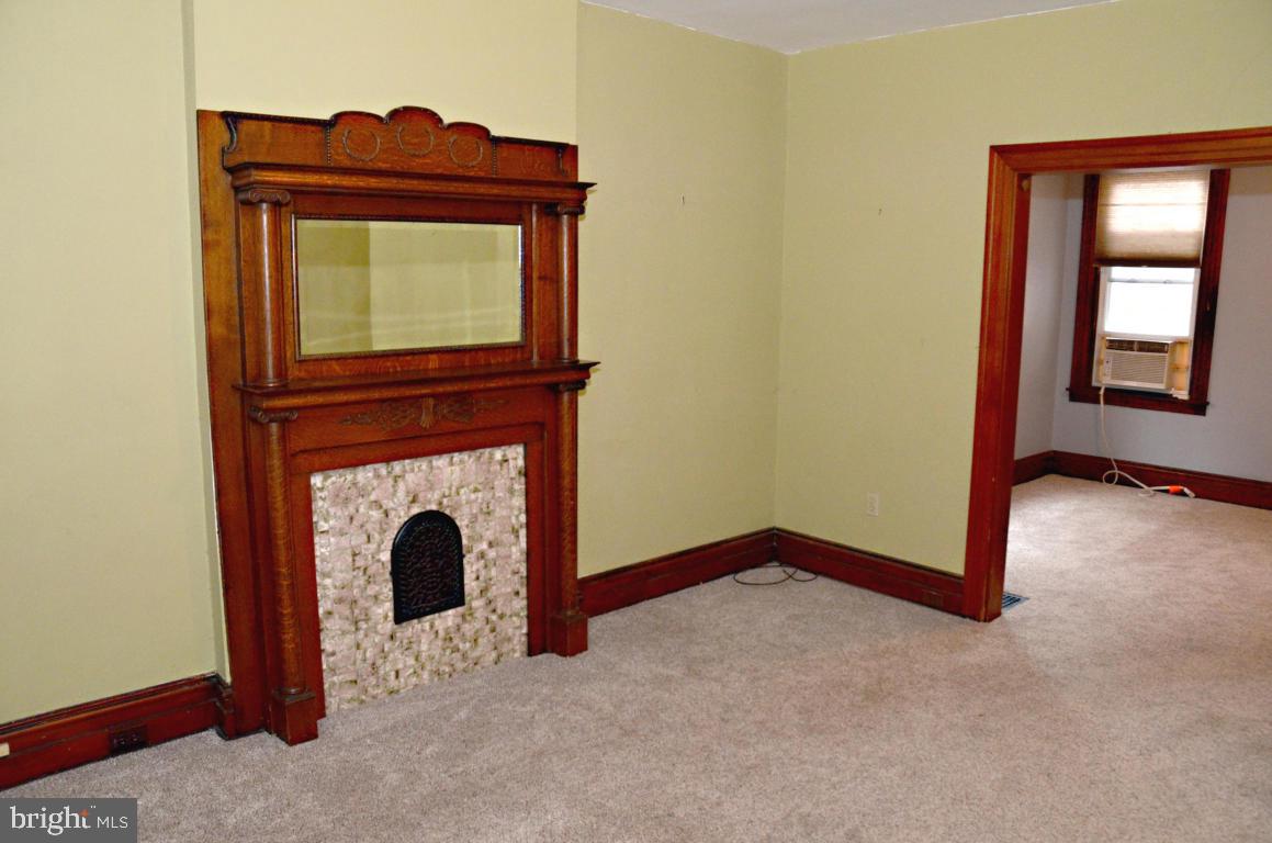 CHESTNUT HILL - Residential