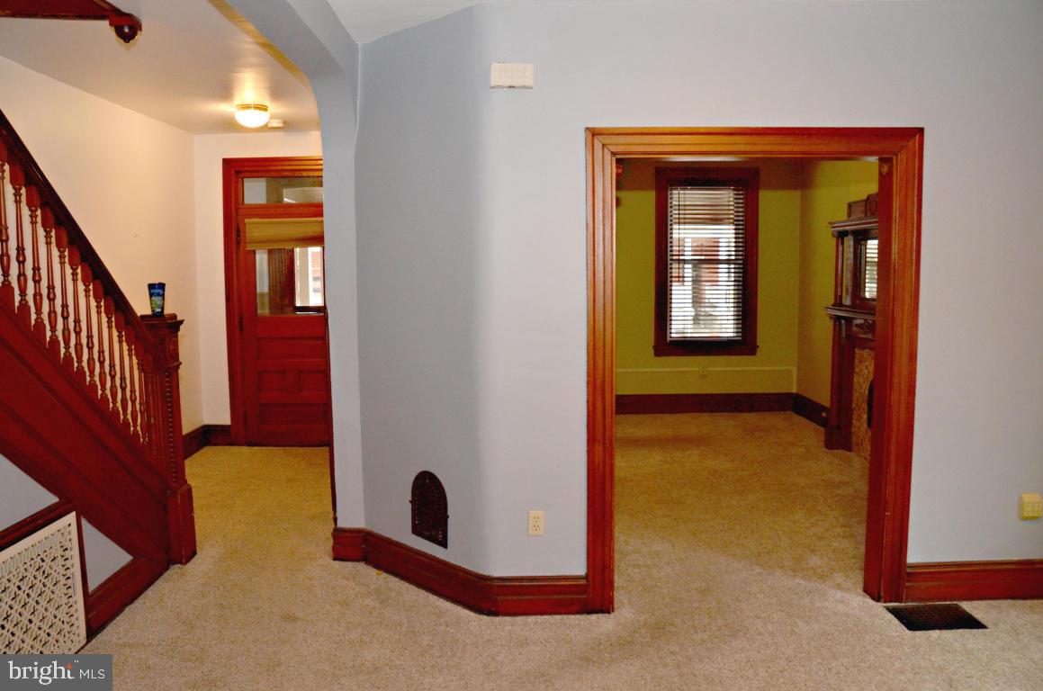 CHESTNUT HILL - Residential