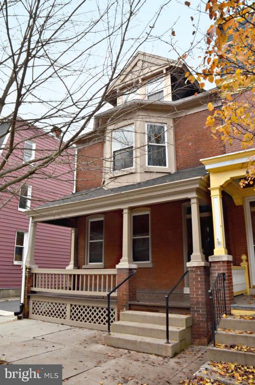 CHESTNUT HILL - Residential